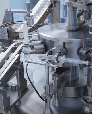 스테인리스 스틸 프레임으로 설계되어 제약 포장에서 정확성을 제공하는 반자동 사전 충전 주사기 충전기