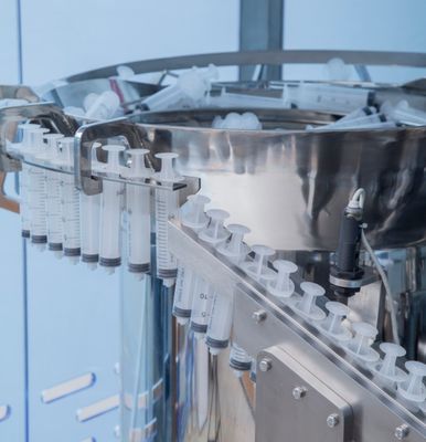 스테인리스 스틸 프레임으로 설계되어 제약 포장에서 정확성을 제공하는 반자동 사전 충전 주사기 충전기