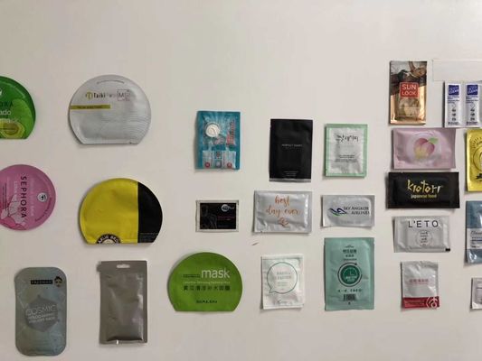 폴딩 패키징 기계 조정 가능 속도 안면 마스크 곤포기를 줄이는 고효율 면 마스크